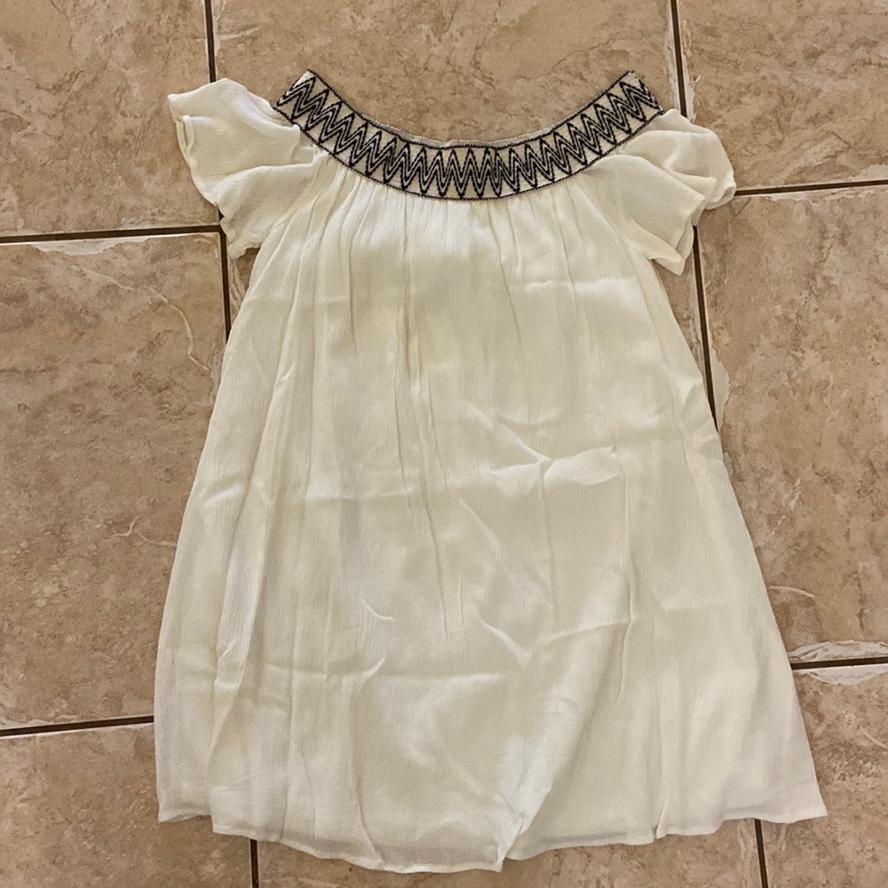 Dress off the shoulder